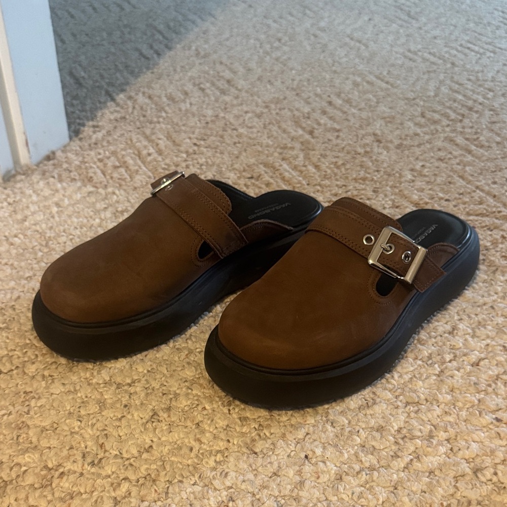Vagabond Brown Leather Slip-On Loafers